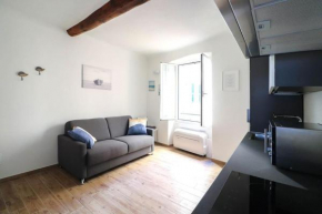 Casa tra i Carüggi e il Mare
